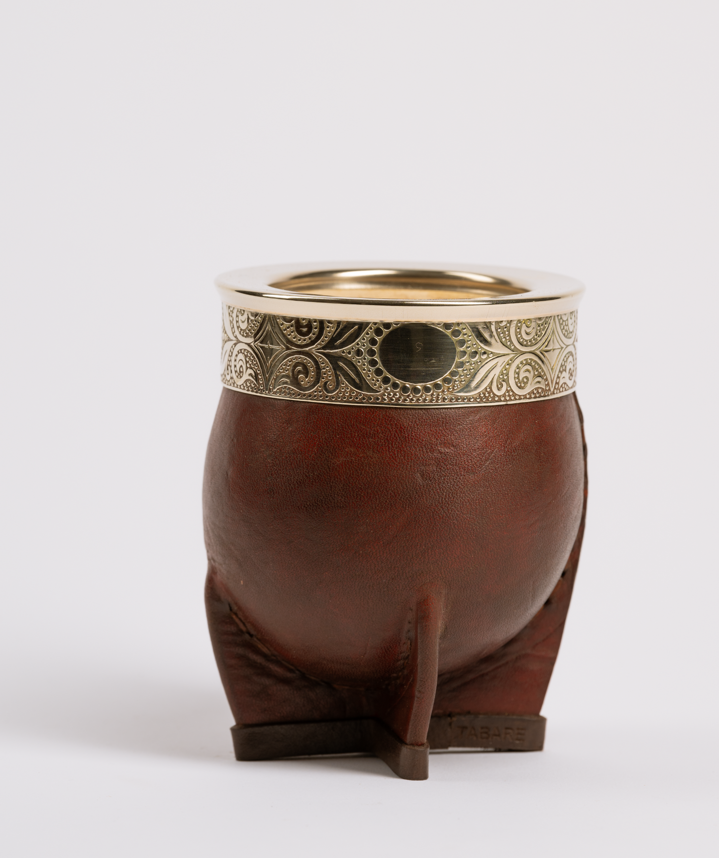 Mate Imperial Marrón de calabaza y cuero con virola de alpaca cincelada a mano calidad premium.