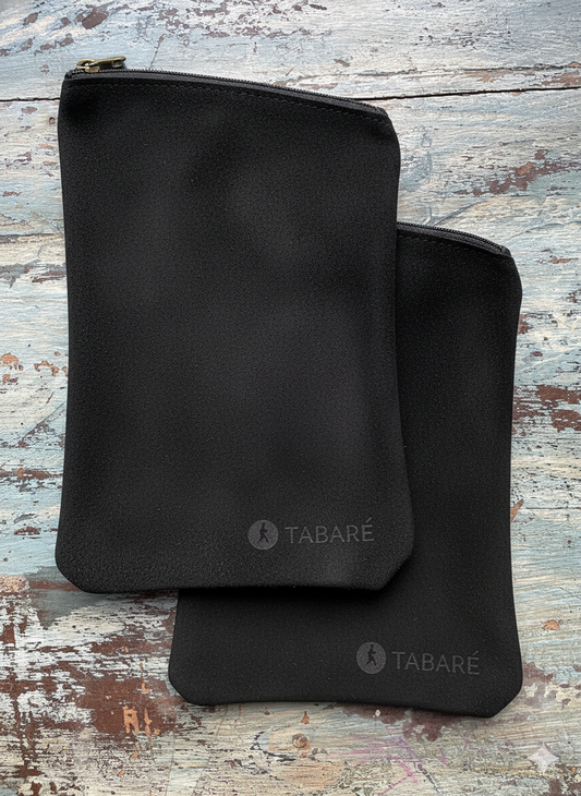 Yerbero sobre de cuero negro artesanal capacidad 500g accesorio para mate Jardín del Mate