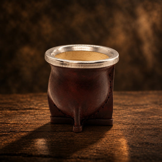 Mate Camionero de calabaza con cuero marrón y virola de aluminio - Jardín del Mate
