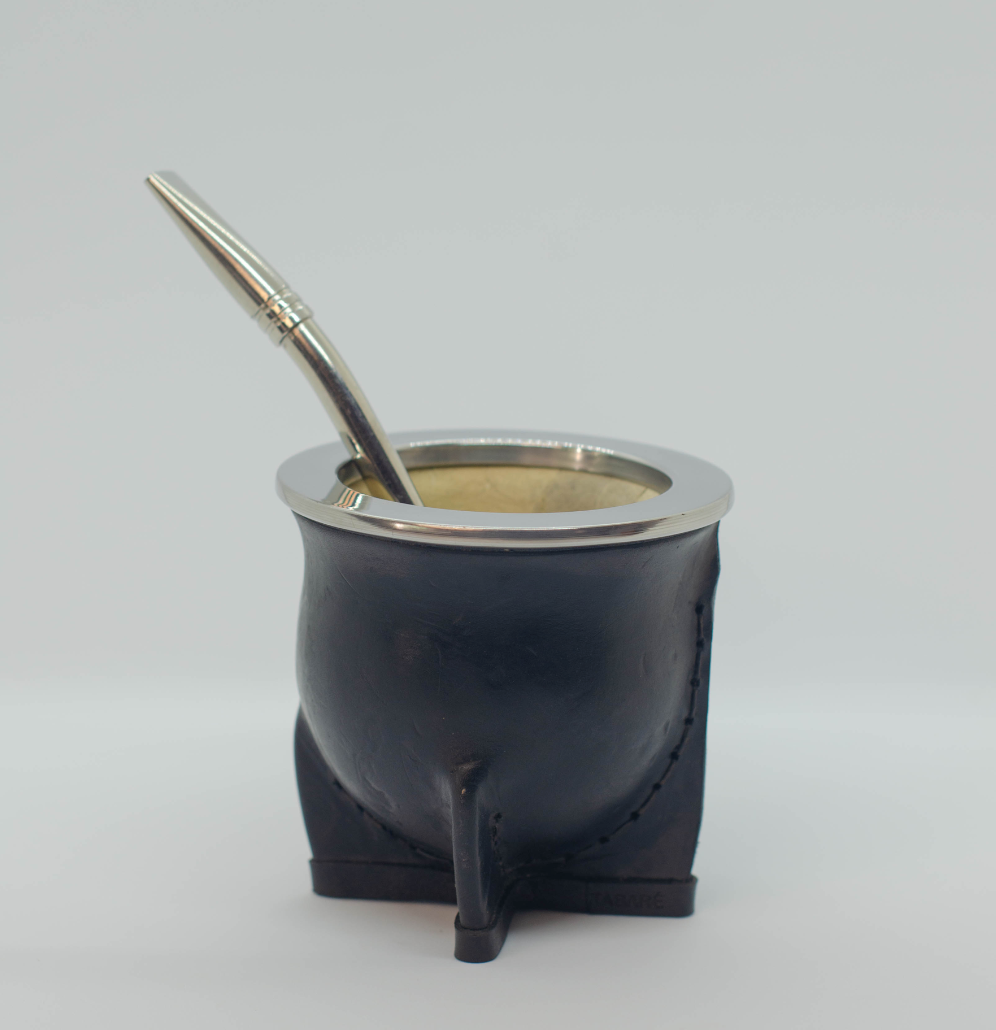 Mate Artesanal Camionero – Cuero  Negro natural y Virola de Acero Inox