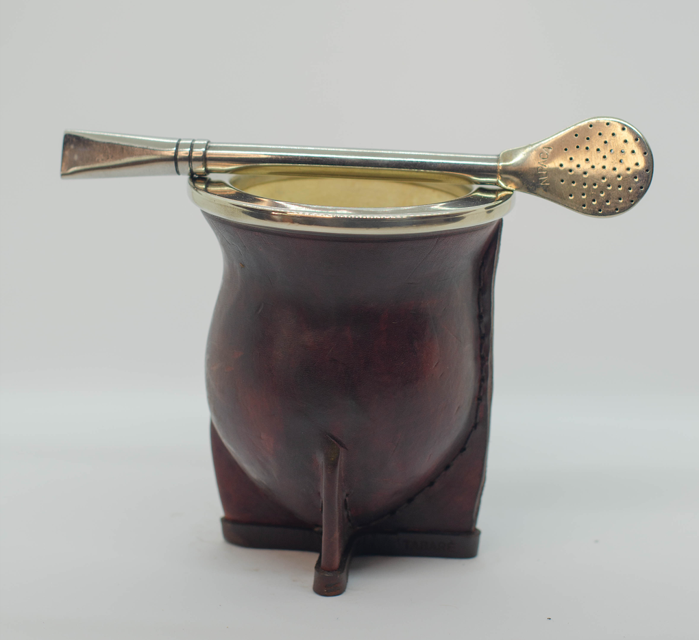 Mate de calabaza con virola de Alpaca y cuero Marrón