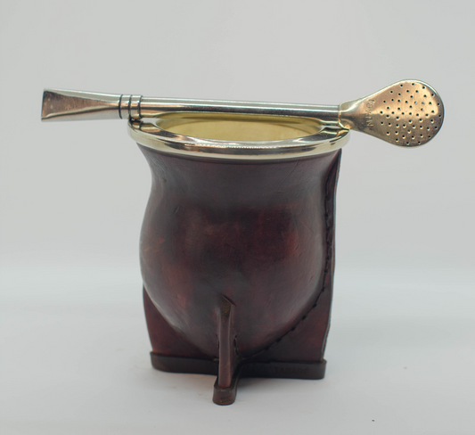 Mate de calabaza con virola de Alpaca y cuero Marrón